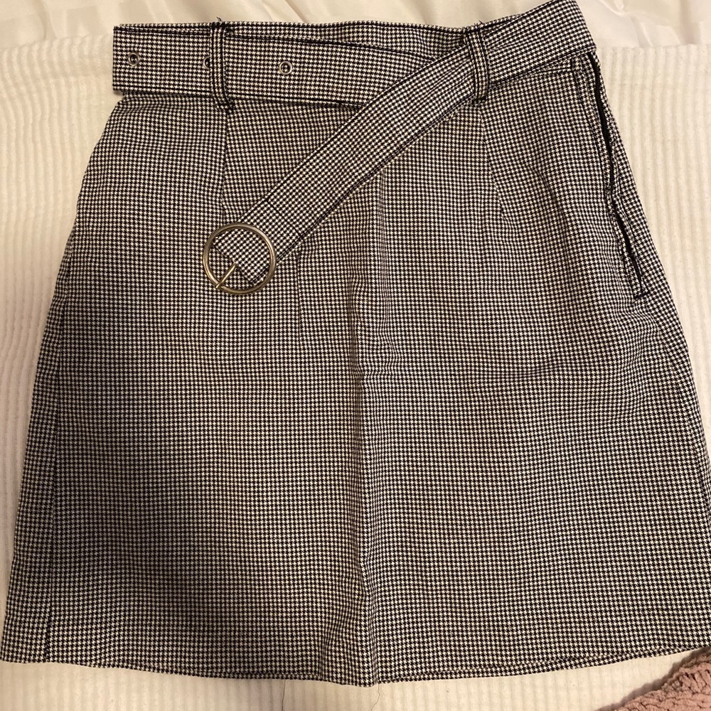 H&M black and white belted skirt